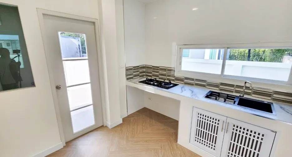 Haus zum Kauf mit 3 Zimmer in Bang Bua Thong, Nonthaburi