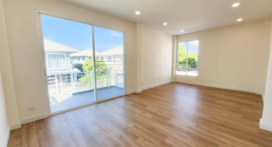 Haus zum Kauf mit 3 Zimmer in Bang Bua Thong, Nonthaburi