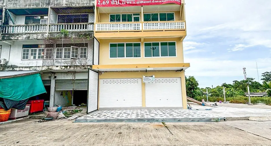 出售 7 卧室 商业空间 在 Mueang Nakhon Pathom, Nakhon Pathom