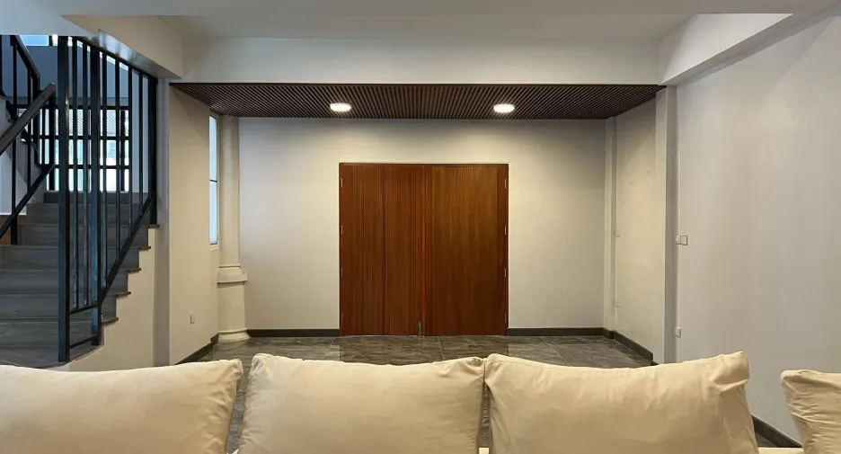 Casa adosada en alquiler de 5 habitaciones en Watthana, Bangkok