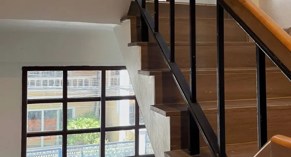 Casa adosada en alquiler de 5 habitaciones en Watthana, Bangkok