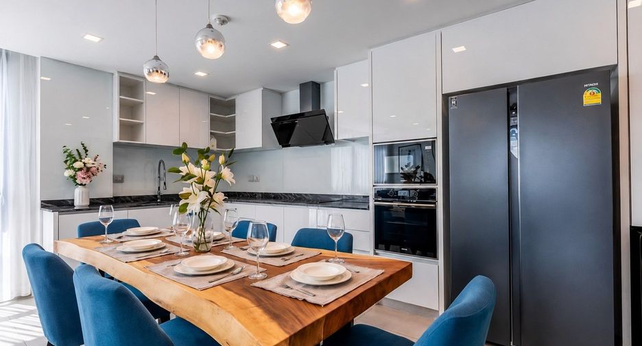 For rent 3 bedrooms condo in Jomtien, Pattaya