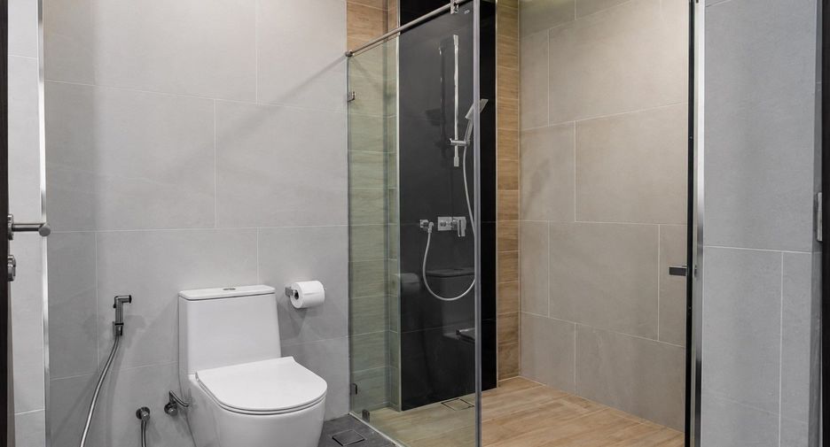 For rent 3 bedrooms condo in Jomtien, Pattaya