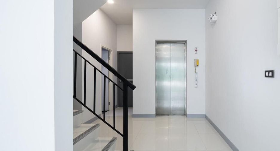 For rent retail Space in Bang Rak, Bangkok