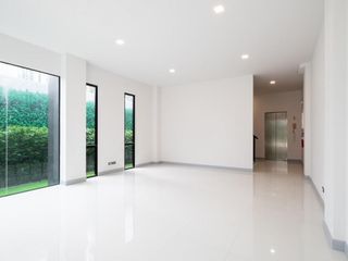 For rent retail Space in Bang Rak, Bangkok