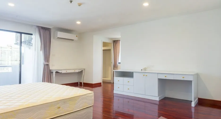 Wohnung zur Miete mit 4 Zimmer in Watthana, Bangkok