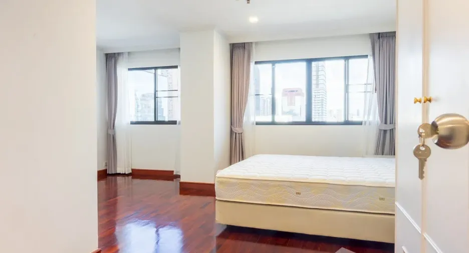 Wohnung zur Miete mit 4 Zimmer in Watthana, Bangkok