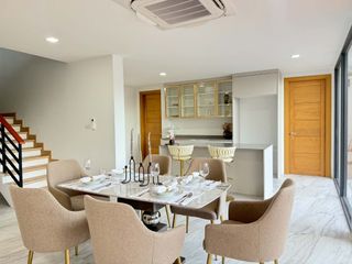 Villa zum Kauf und zur Miete mit 5 Zimmer in Mueang Phuket, Phuket