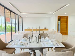 Villa zum Kauf und zur Miete mit 5 Zimmer in Mueang Phuket, Phuket