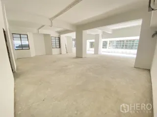 出租 商业空间 在 Watthana, 曼谷