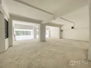出租 商业空间 在 Watthana, 曼谷