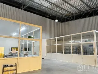 À louer et à vendre entrepôt à Sai Noi, Nonthaburi