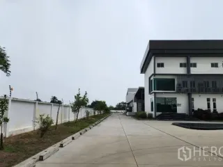 À louer et à vendre entrepôt à Sai Noi, Nonthaburi
