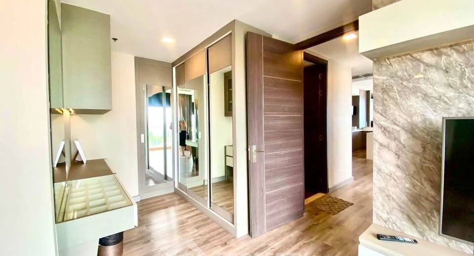 For sale 3 bedrooms condo in Jomtien, Pattaya