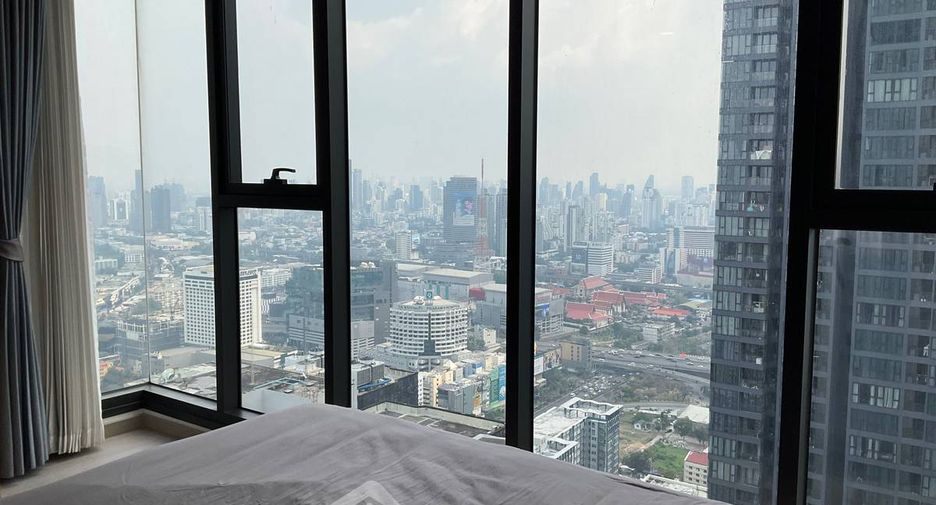 For rent 2 bedrooms condo in Huai Khwang, Bangkok