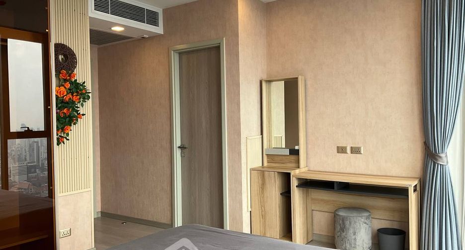 For rent 2 bedrooms condo in Huai Khwang, Bangkok