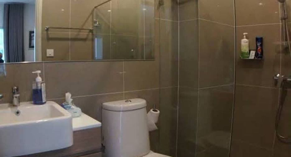 For rent 2 bedrooms condo in Huai Khwang, Bangkok