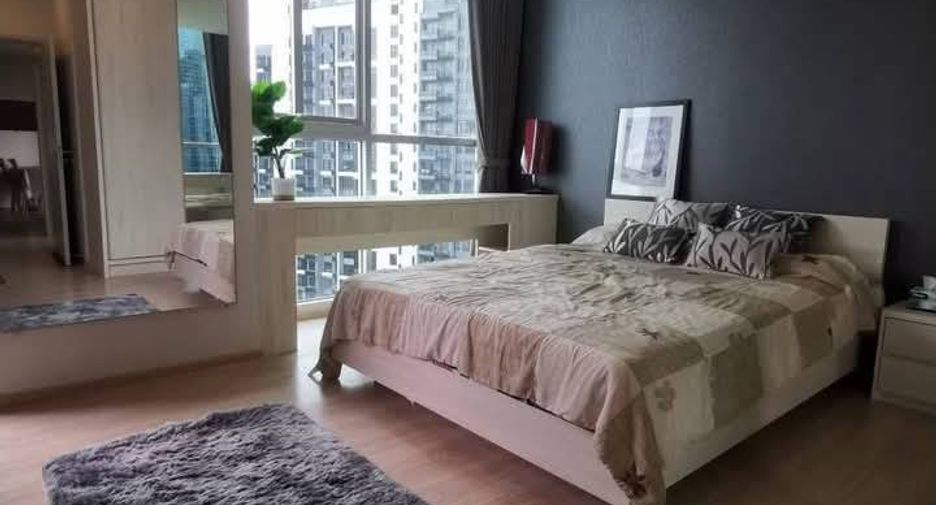 For rent 2 bedrooms condo in Huai Khwang, Bangkok