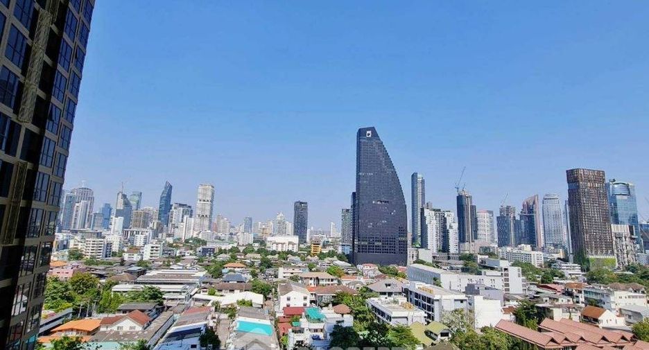 For sale 1 bed condo in Khlong Toei, Bangkok