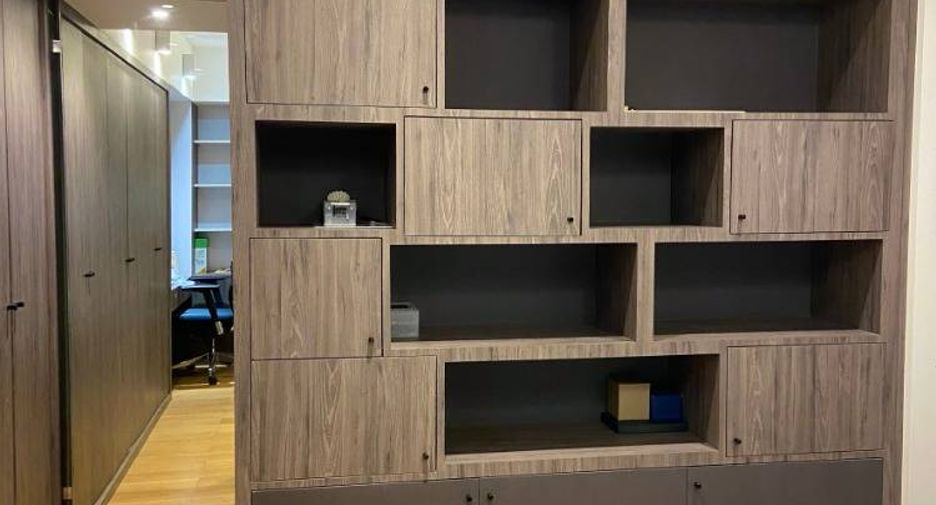 Аренда и продажа 3 спальни кондо в Щаттхана, Бангкок