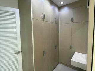 Продажа 2 спальни кондо в Хуаи Кхщанг, Бангкок