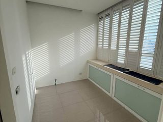 Продажа 2 спальни кондо в Хуаи Кхщанг, Бангкок