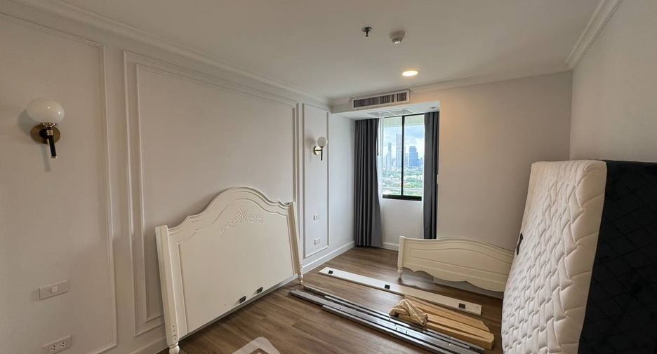 For rent and for sale 2 bedrooms condo in Khlong Toei, Bangkok