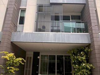 Продажа 3 спальни таунхаус в Пращет, Бангкок