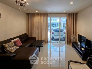 Продажа 3 спальни таунхаус в Пращет, Бангкок