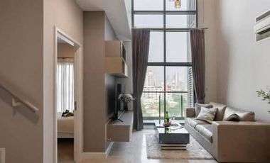 Condo en alquiler y en venta de 2 habitaciones en Khlong Toei, Bangkok