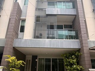 Продажа 3 спальни таунхаус в Пращет, Бангкок