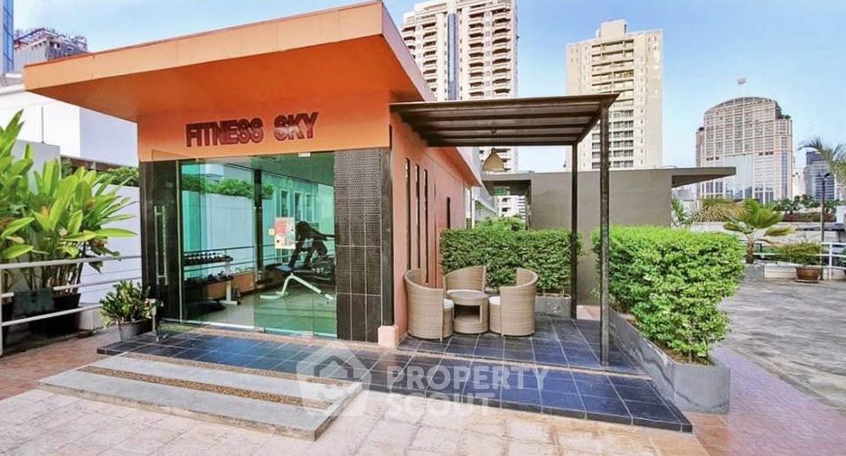 For sale 1 bed condo in Khlong Toei, Bangkok