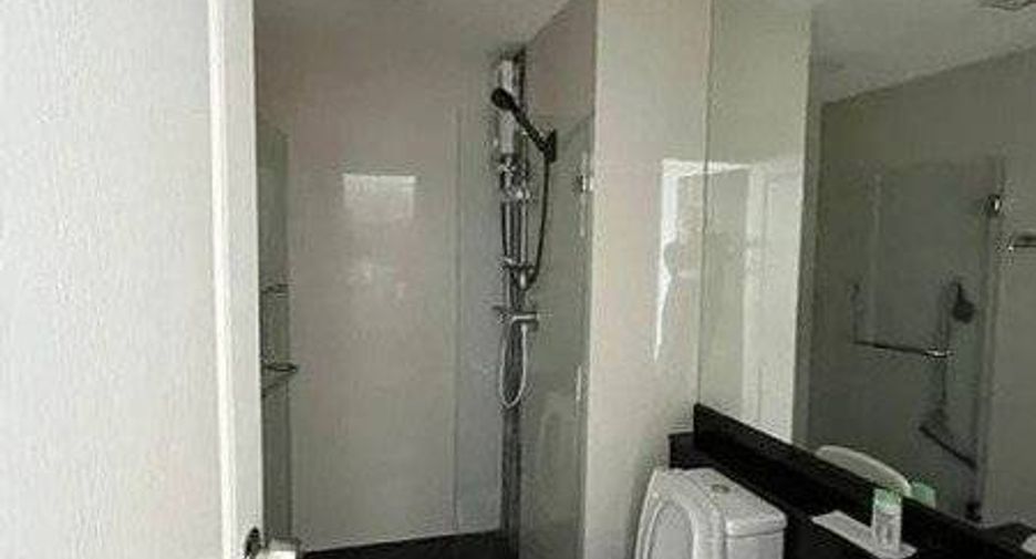 For sale 2 bedrooms condo in Bang Phlat, Bangkok