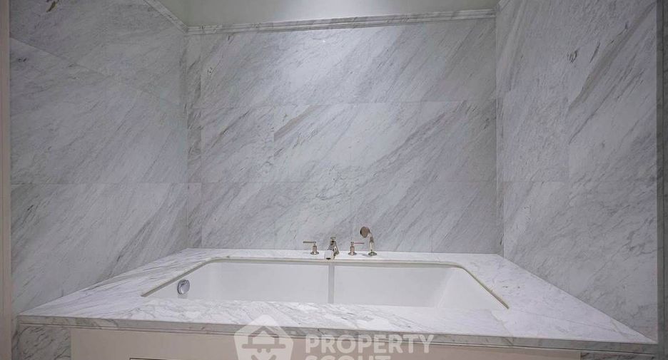 For rent and for sale 3 bedrooms condo in Pathum Wan, Bangkok