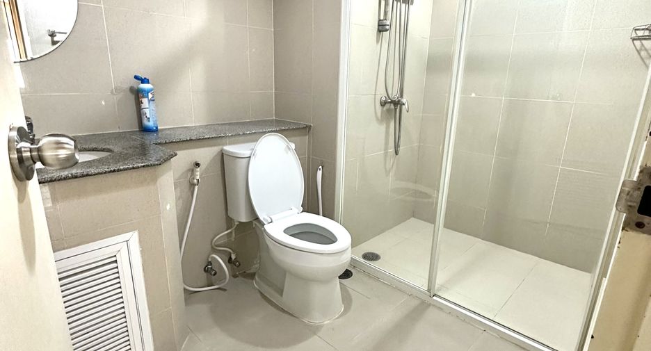 For sale and for rent 2 bedrooms condo in Sathon, Bangkok