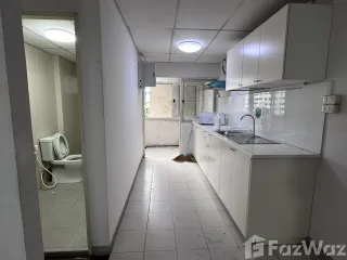Продажа 3 спальни кондо в Хуаи Кхщанг, Бангкок