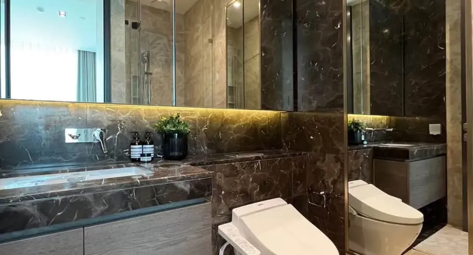 Wohnung zur Miete mit 2 Zimmer in Pathum Wan, Bangkok
