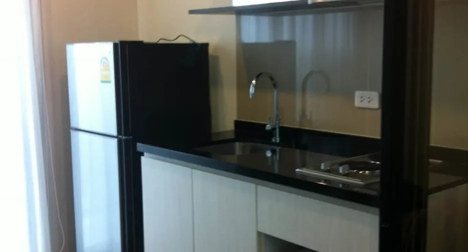 For rent 1 bed condo in Watthana, Bangkok