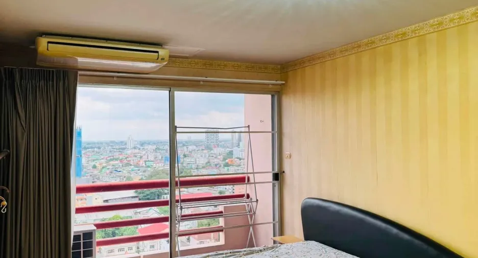 For rent 2 bedrooms condo in Khlong San, Bangkok