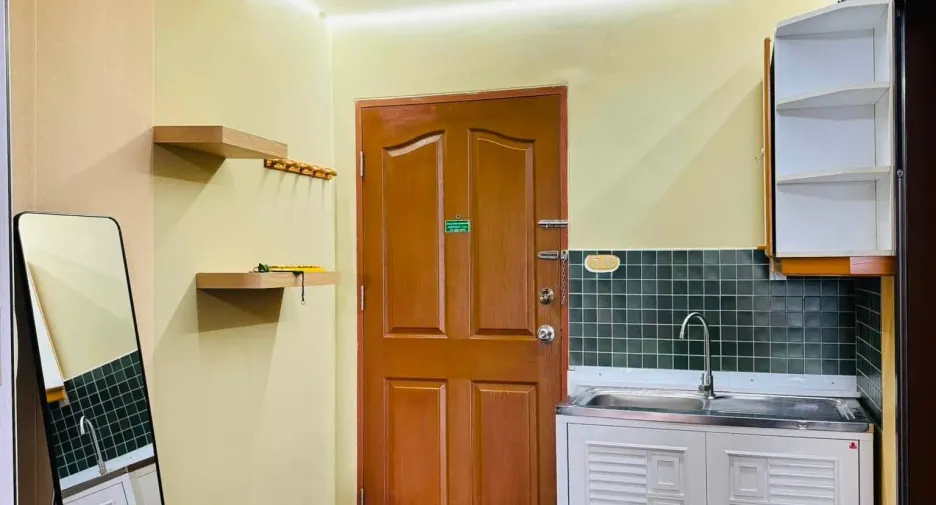 For rent 2 bedrooms condo in Khlong San, Bangkok