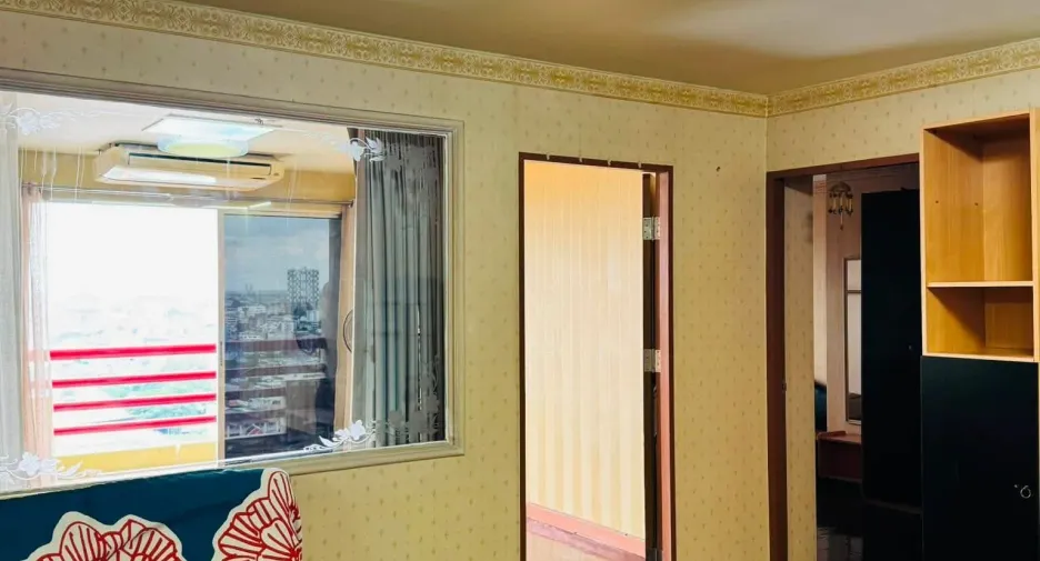 For rent 2 bedrooms condo in Khlong San, Bangkok