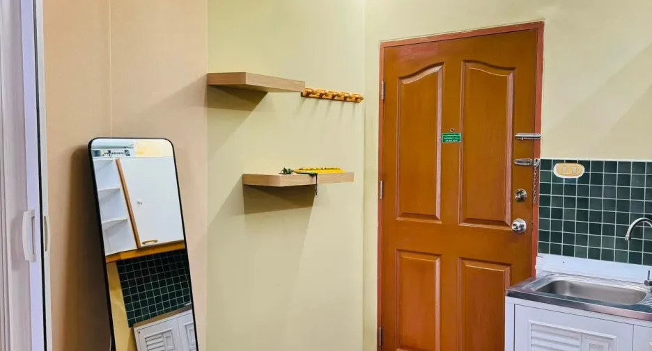 For rent 2 bedrooms condo in Khlong San, Bangkok