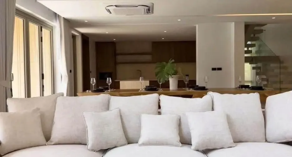Villa en venta y en alquiler de 4 habitaciones en Mueang Phuket, Phuket