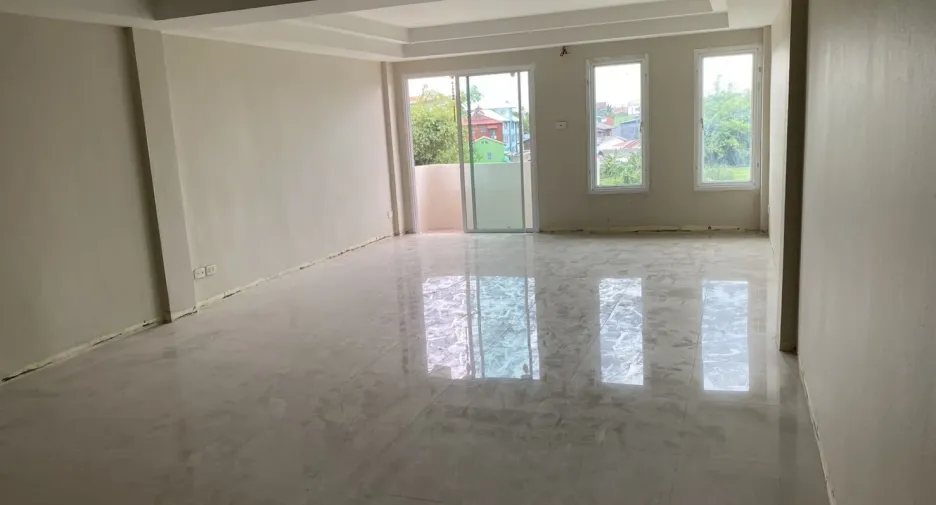 Reihenhaus zum Kauf und zur Miete mit 8 Zimmer in Mueang Chiang Mai, Chiang Mai