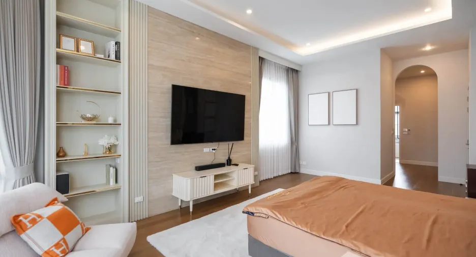 Haus zum Kauf und zur Miete mit 4 Zimmer in Bang Kapi, Bangkok
