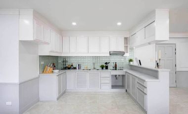 Condo en venta de 2 habitaciones en Khlong Toei, Bangkok