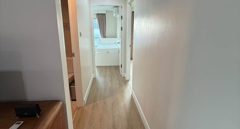 Condo en alquiler de 2 habitaciones en Huai Khwang, Bangkok
