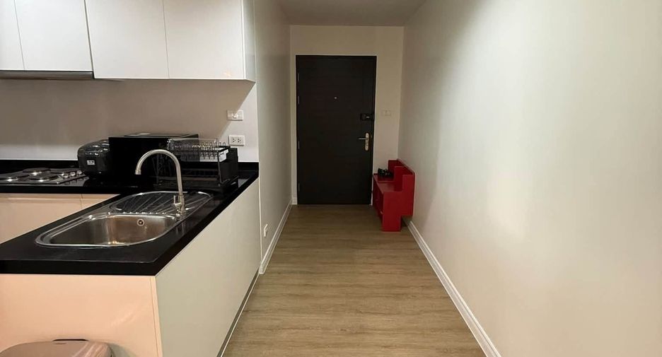 Condo en alquiler de 2 habitaciones en Huai Khwang, Bangkok