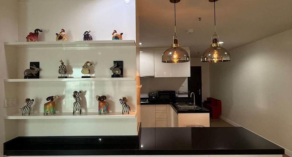 Condo en alquiler de 2 habitaciones en Huai Khwang, Bangkok