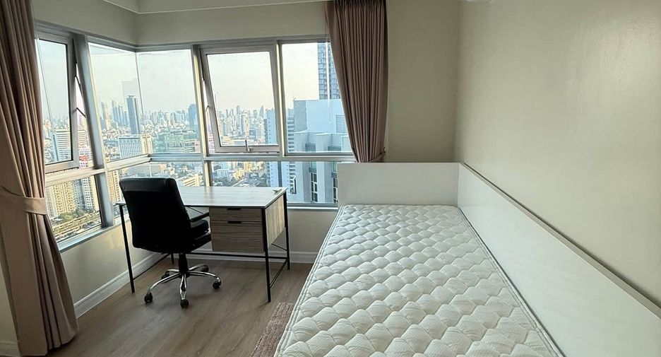 Condo en alquiler de 2 habitaciones en Huai Khwang, Bangkok